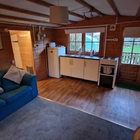 The Cabin - A Very Quiet Location Pewsey Екстер'єр фото