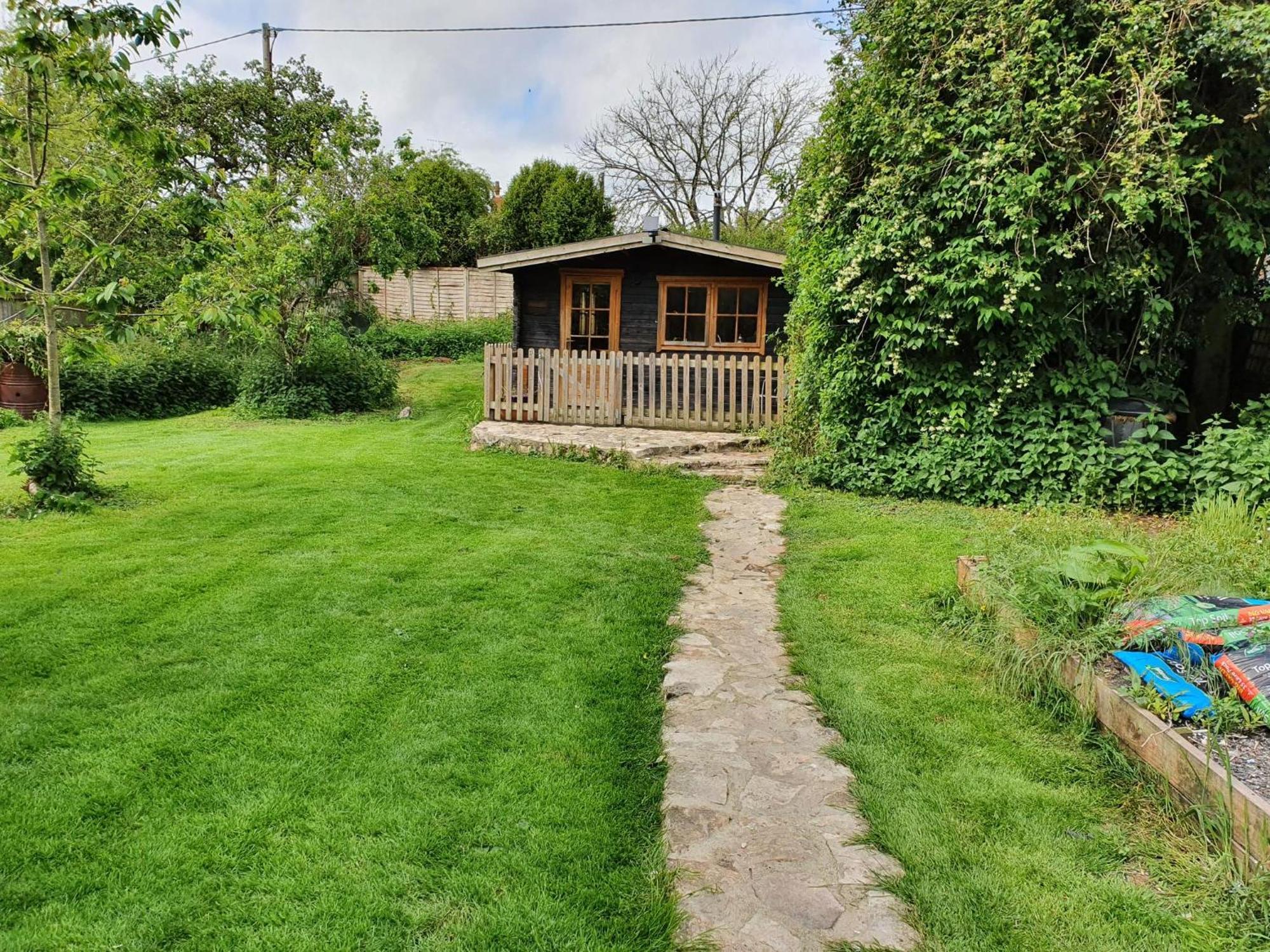 The Cabin - A Very Quiet Location Pewsey Екстер'єр фото